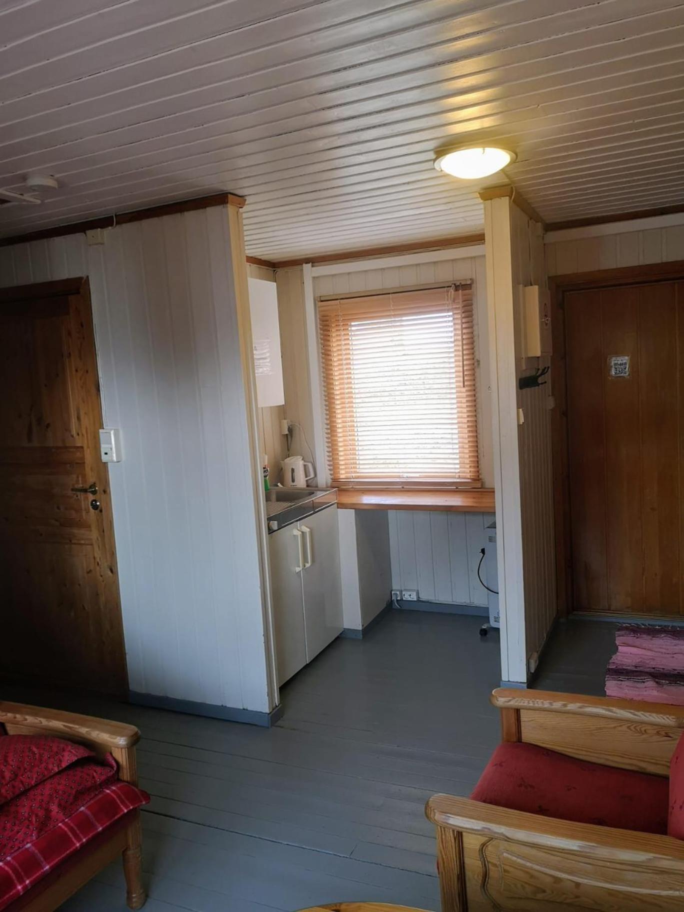 Ulvsvag Gjestgiveri Og Fjordcamping As Exterior photo
