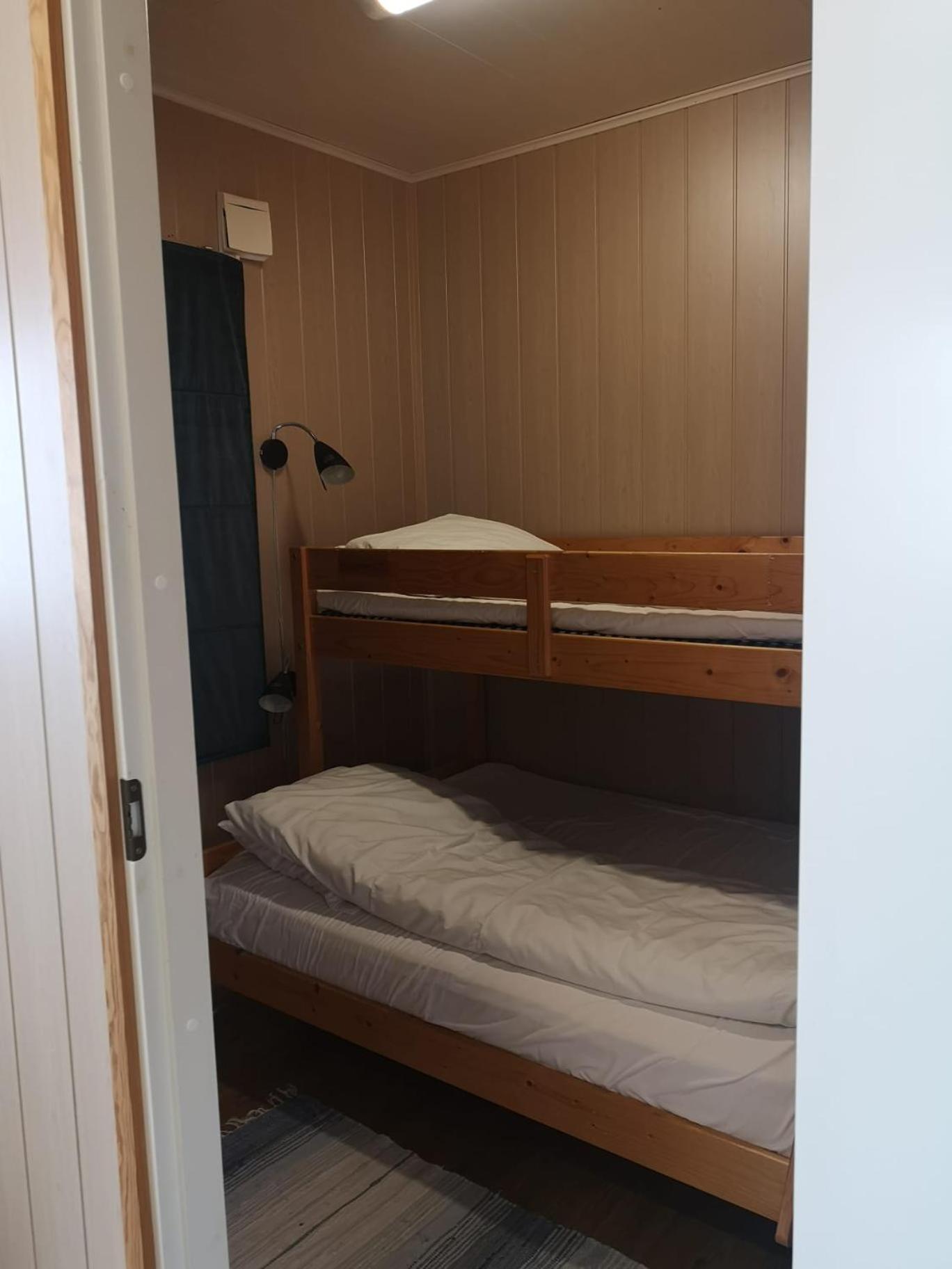 Ulvsvag Gjestgiveri Og Fjordcamping As Exterior photo