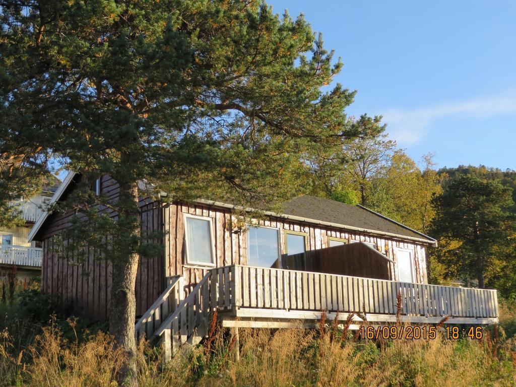 Ulvsvag Gjestgiveri Og Fjordcamping As Room photo
