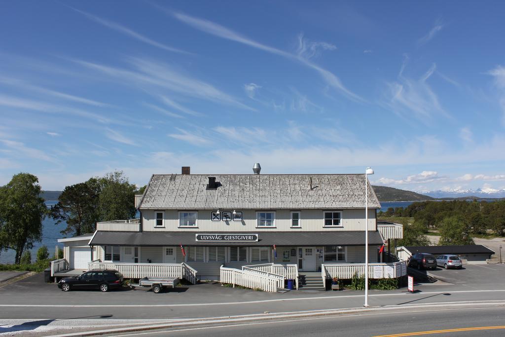 Ulvsvag Gjestgiveri Og Fjordcamping As Exterior photo